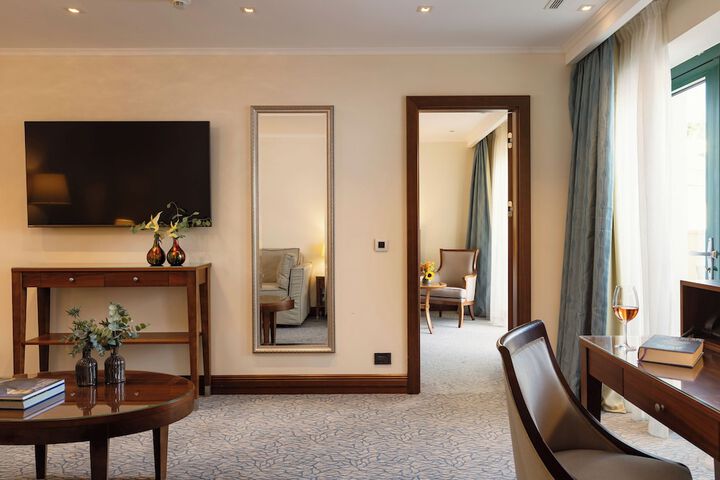 Room 32 of 117