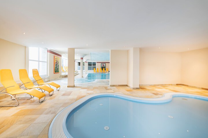 Pool 48 of 76