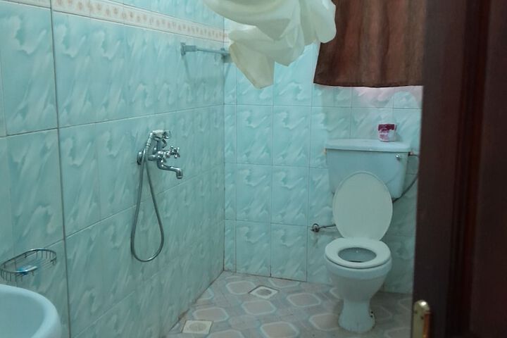 Room 8 of 19