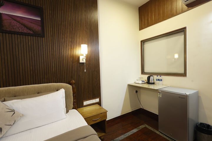 Room 48 of 100
