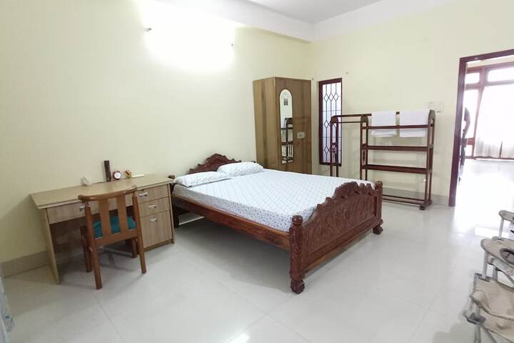 Room 13 of 39