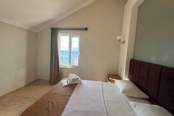 Room 45 of 171