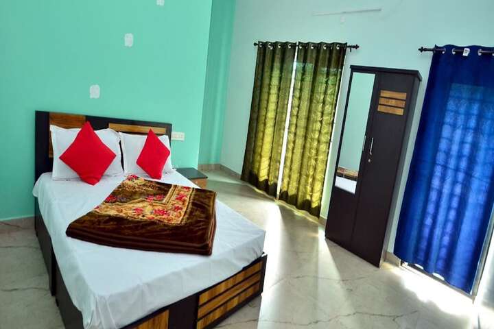 Room 2 of 25