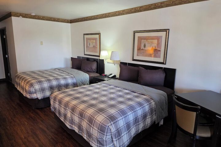 Room 2 of 8
