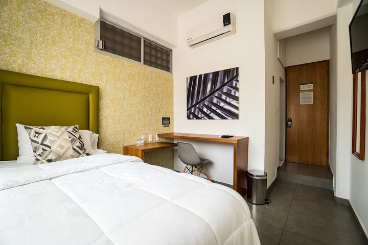 Room 15 of 37