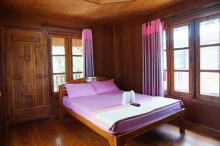 Room 9 of 25