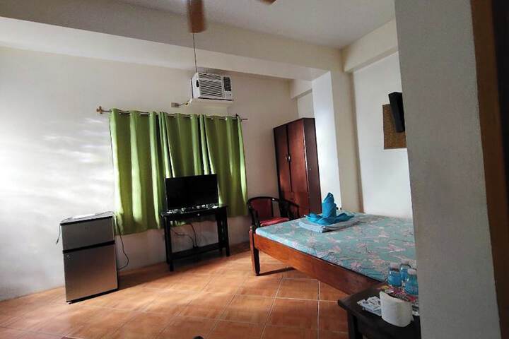 Room 2 of 120