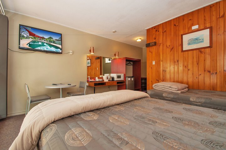 Room 4 of 40