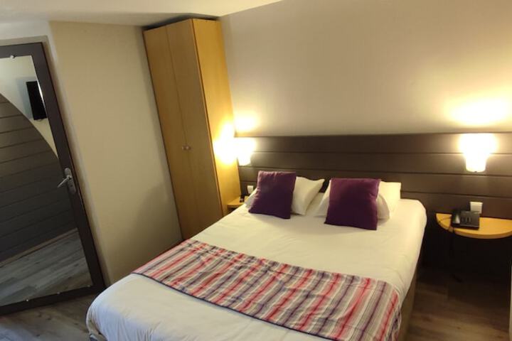 Room 12 of 31