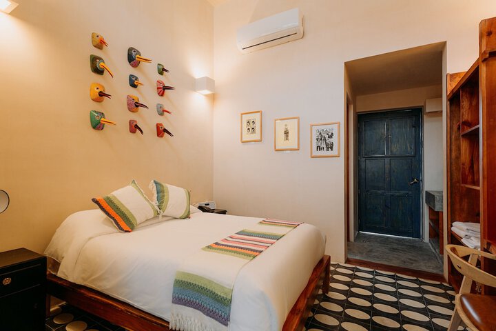 Room 6 of 39