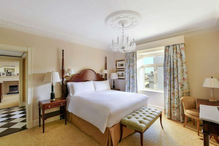 Room 42 of 202