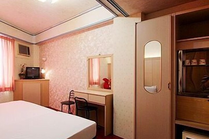 Room 18 of 51