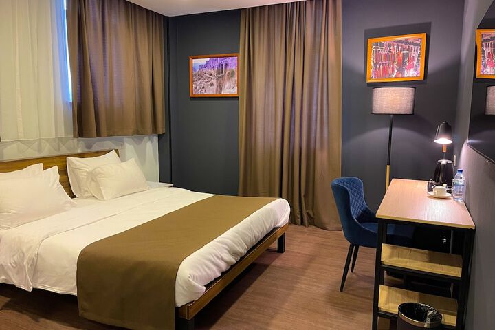 Room 39 of 240