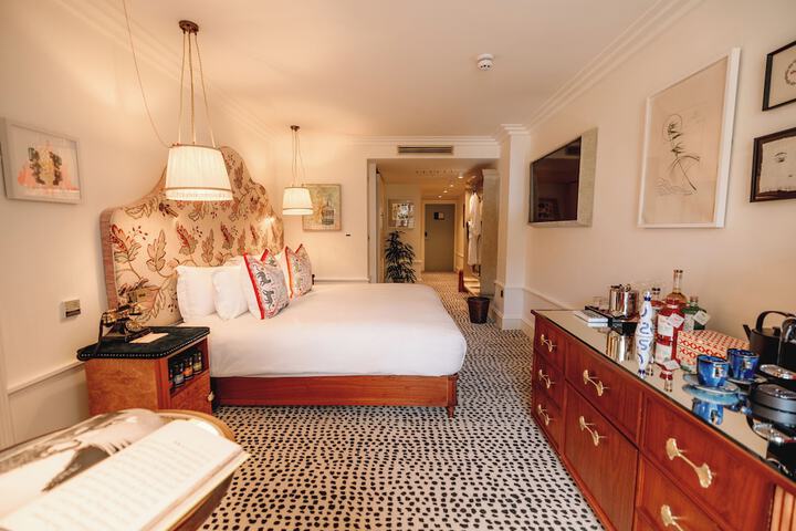Room 43 of 99