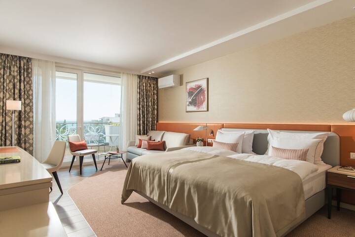 Room 8 of 26