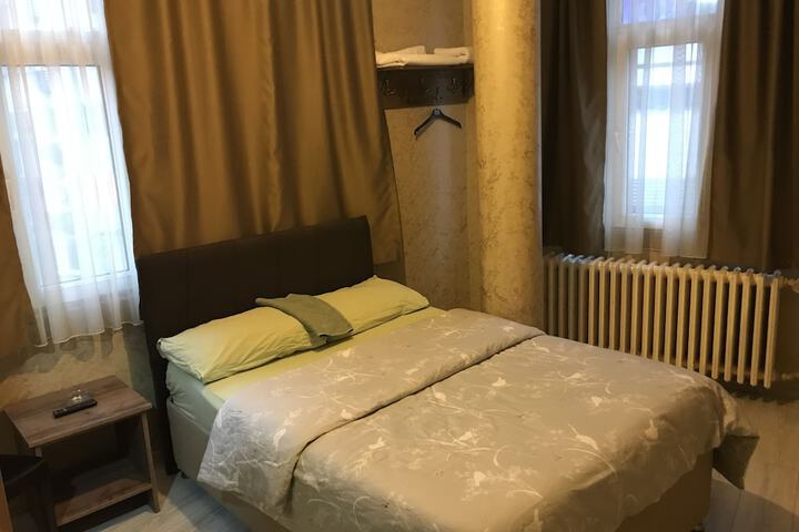 Room 7 of 22