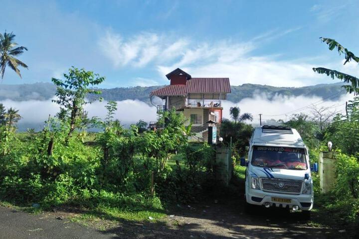 OYO HOME 85393 Homeplus Summer Club 2bhk Peaceful Nature Munnar