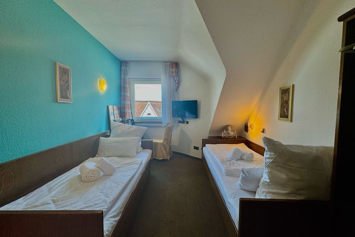 Room 15 of 63