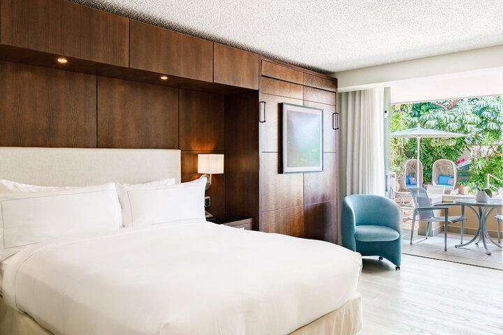 Hotel Exterior 66 of 68