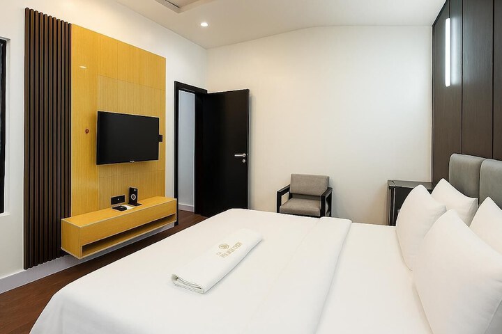 Room 33 of 46