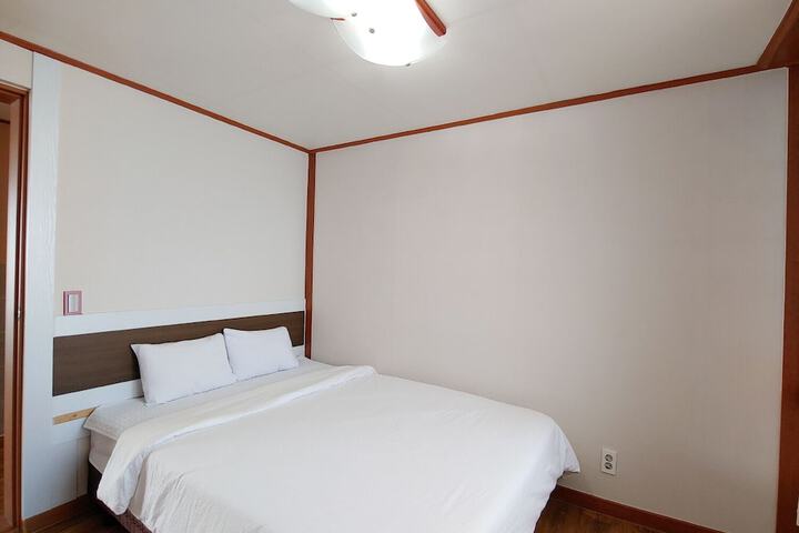 Room 11 of 46