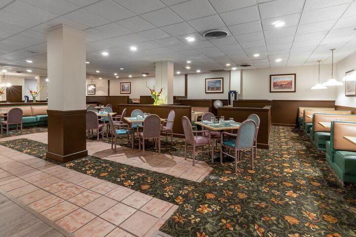 Ramada by Wyndham Reno Hotel&Casino Reno | Bookonline.com