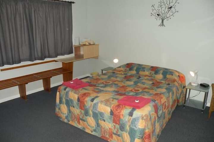 Room 9 of 38