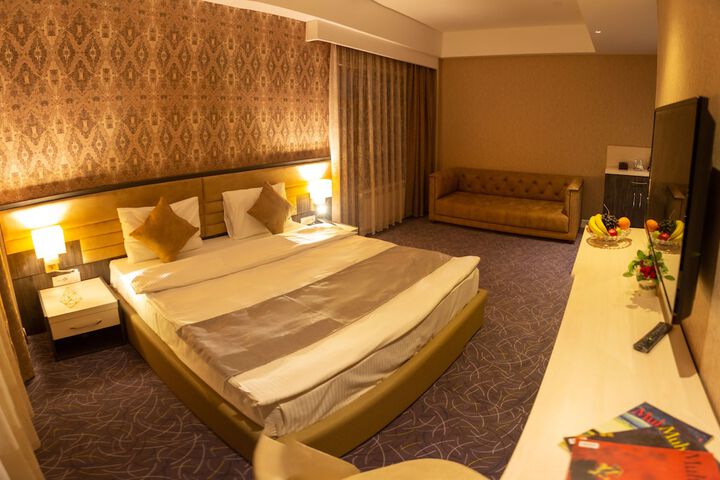 Room 16 of 52