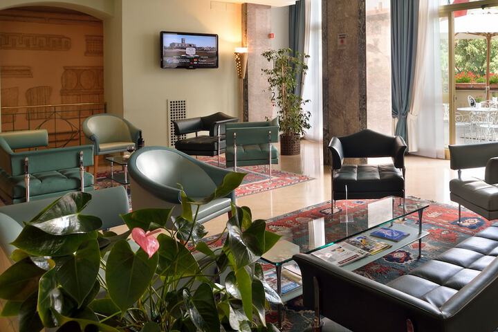 Entrance & Lobby