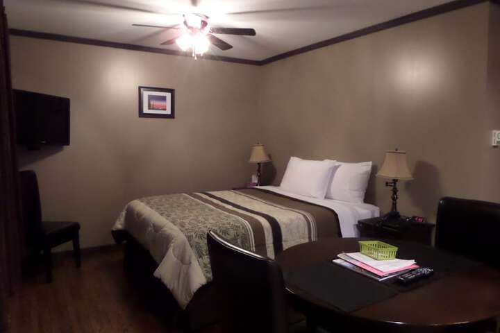 Room 6 of 38
