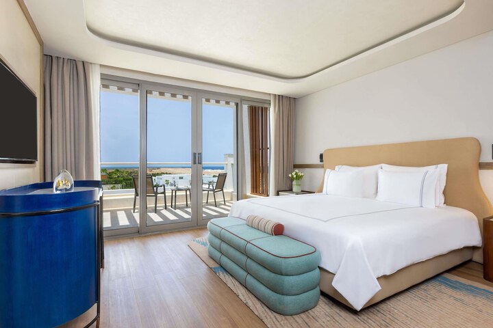 Room 32 of 180