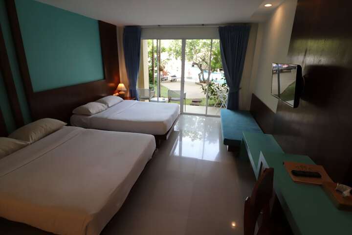 Room 12 of 76