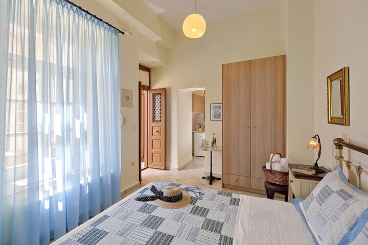 Room 9 of 105
