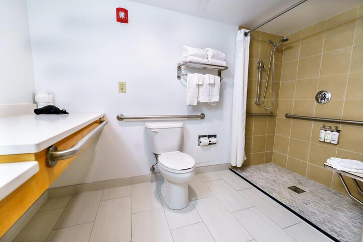 King ADA Accessible Tub (4 of 18)