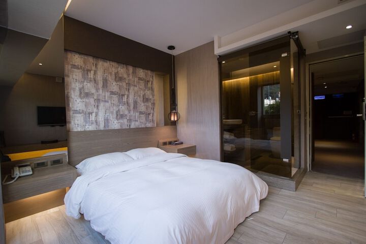 Room 20 of 63