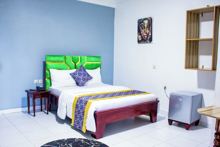 Room 8 of 22
