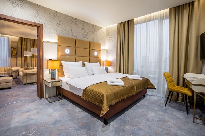 Room 14 of 64
