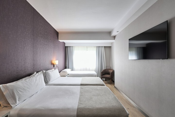 Room 16 of 66