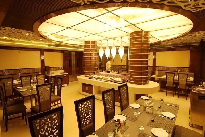 Dining 54 of 63
