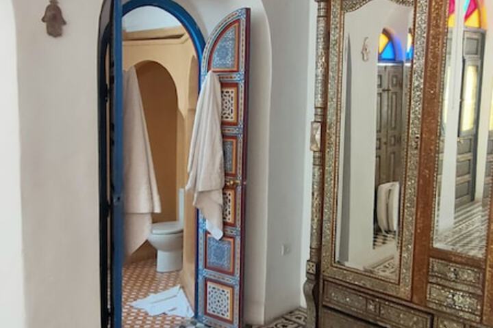 Room amenity
