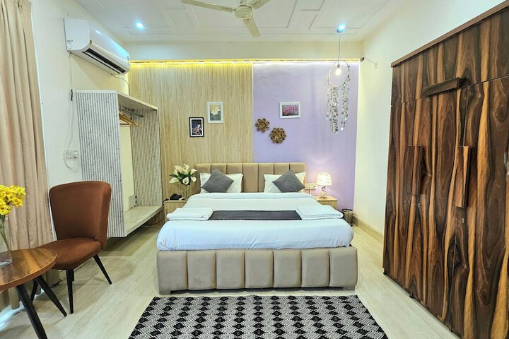 Room 14 of 21