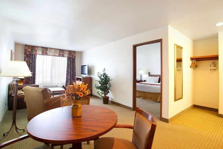 Room 9 of 28