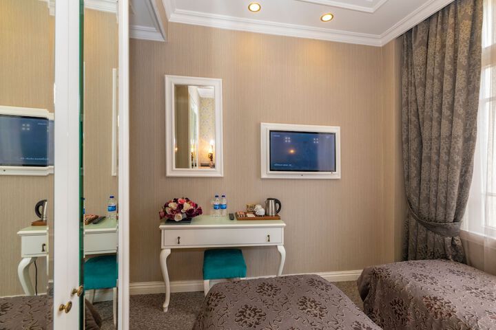 Room 10 of 87