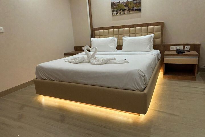 Room 10 of 50