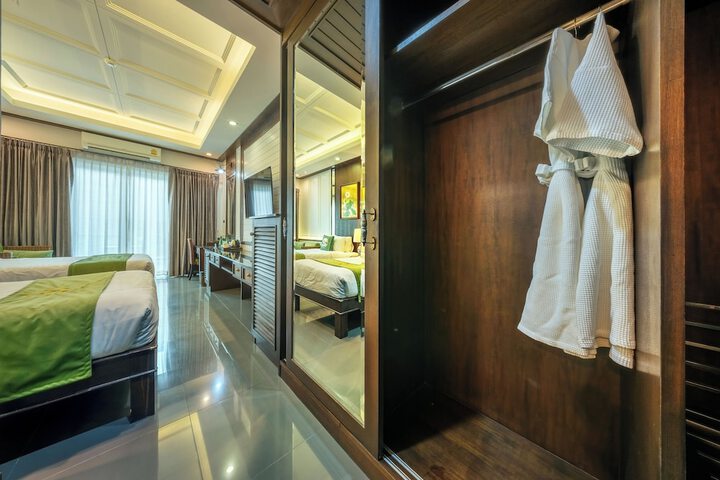 Room 34 of 127