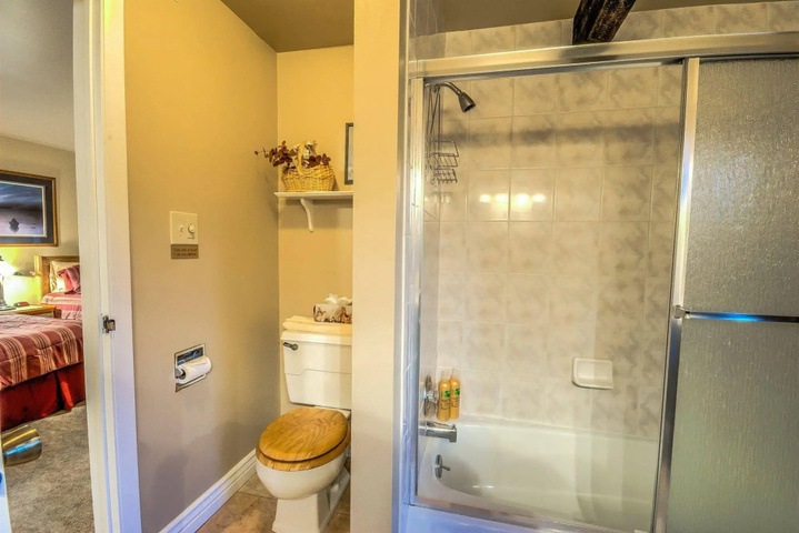 Room 9 of 22