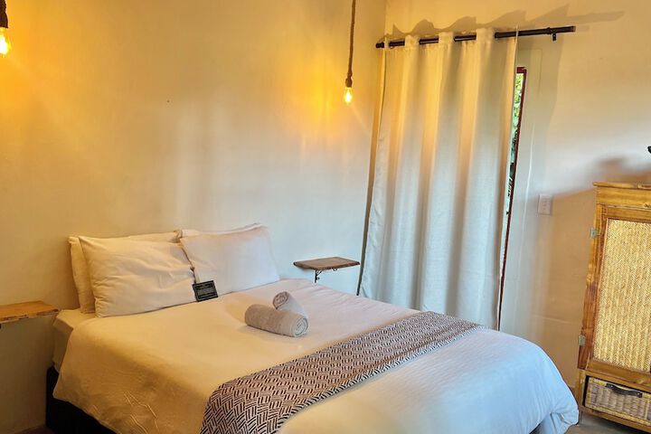 Room 13 of 159