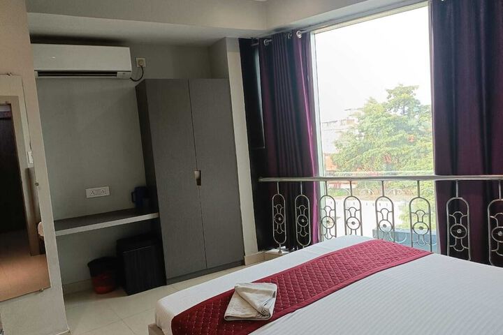 Room 12 of 17