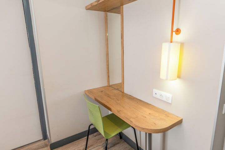 Room 14 of 39