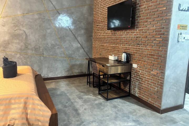Room 33 of 71